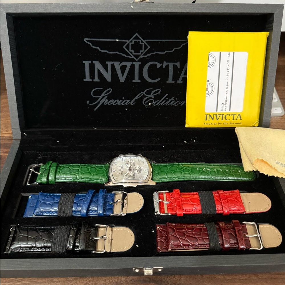 Invicta Special Edition Watch with Green Strap and Extras